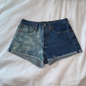 High rise denim Levi shorts in a split wash